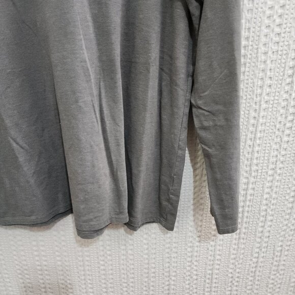 The North Face Women's Plus Size Gray Long Sleeve Logo Shirt Size XXL - Picture 4 of 10